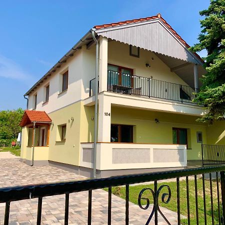 Pine&Chill2 Apartments Balatonalmádi Exterior photo